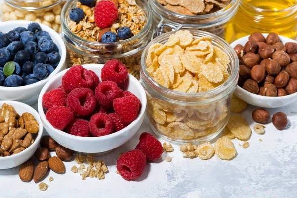 Surtido Productos Desayuno Saludables Sobre Fondo Blanco Primer Plano — Foto de Stock