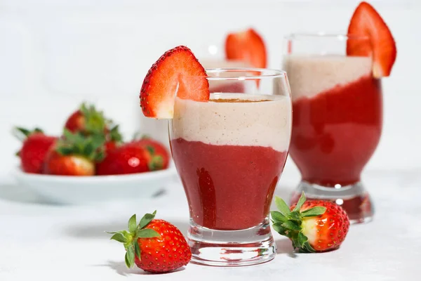Sweet Strawberry Yoghurt Milkshake Glasses White Table Closeup Horizontal — Stock Photo, Image