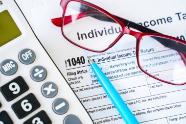 Birleşik Devletler Federal Gelir Vergi İadesi 1040 belgelerinin kapatılması