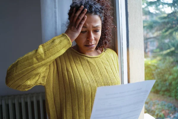 One Black Woman Getting Bad News Feeling Anxiety — Foto de Stock