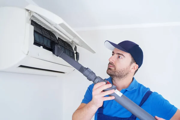 Filter Cleaning Service Maintenance Air Conditioner Indoor Unit — Stock Photo, Image