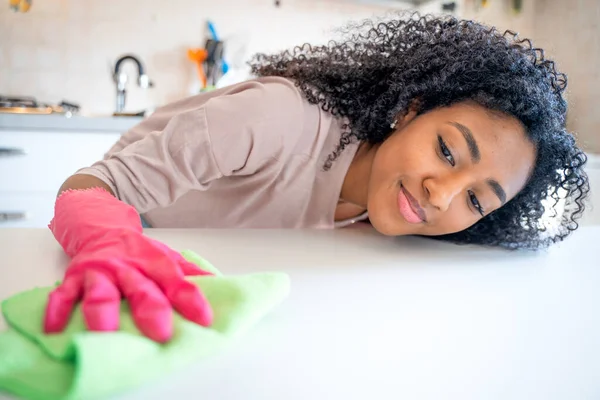 One Black Woman Doing Domestic Housework Home Kitchen — Stock Photo, Image