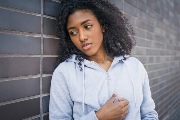Een Eenzaam Zwart Meisje Lijden Depressie Eenzaamheid — Stockfoto