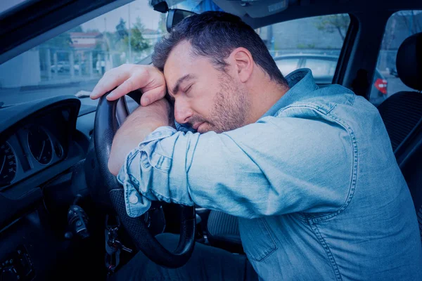 One Sleepy Driver Can Drive His Car — ストック写真