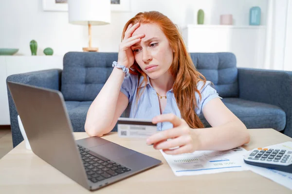 One Woman Worried Credit Card Expenses Budget — Φωτογραφία Αρχείου