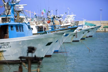 balıkçı tekneleri, bari, İtalya