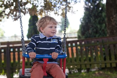 Şirin Bebek Bahçesi salıncak yaz