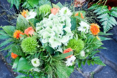 sonbaharda çiçek buketi çiftçi pazarda