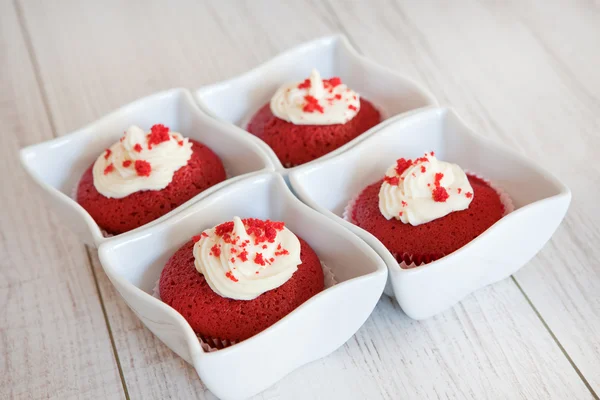 Rood fluweel cupcakes — Stockfoto