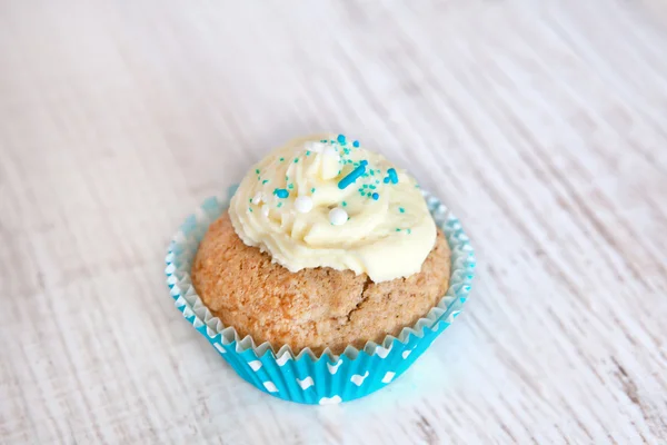 Turquoise cupcake met boter glazuur — Stockfoto