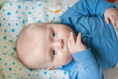 mavi gözlü bebek çocuk