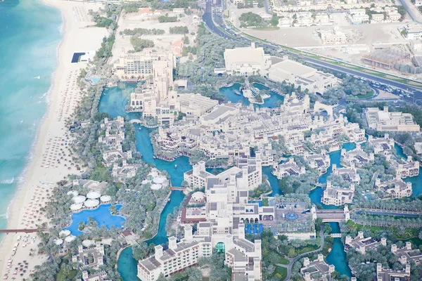 Dubai, Birleşik Arap Emirlikleri. Yukarıdaki Madinat otel — Stok fotoğraf