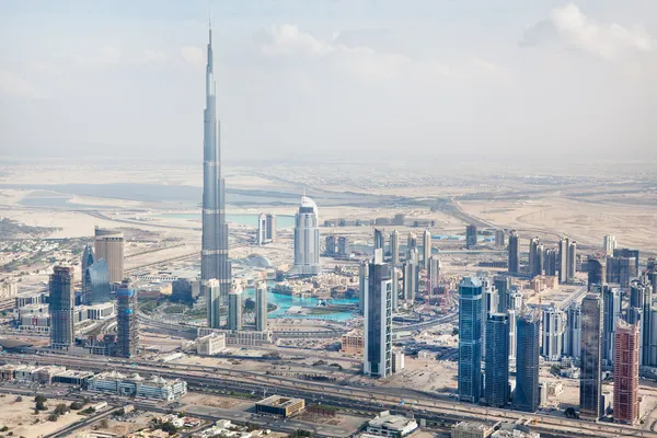 Visa på sheikh zayed road skyskrapor i dubai — Stockfoto