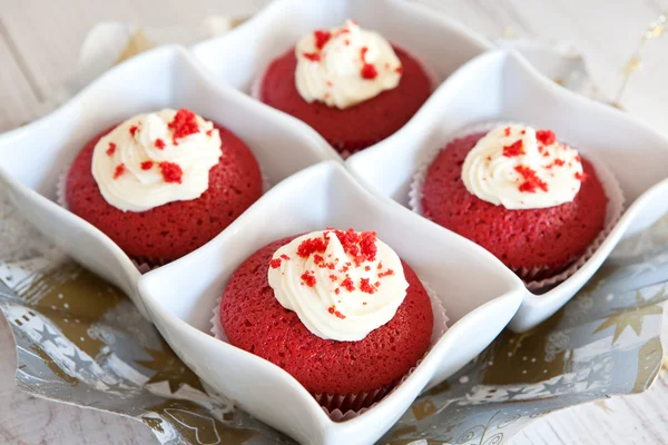 Rood fluweel cupcakes — Stockfoto