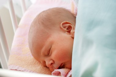 Yeni doğmuş bir bebek sadece birkaç saat