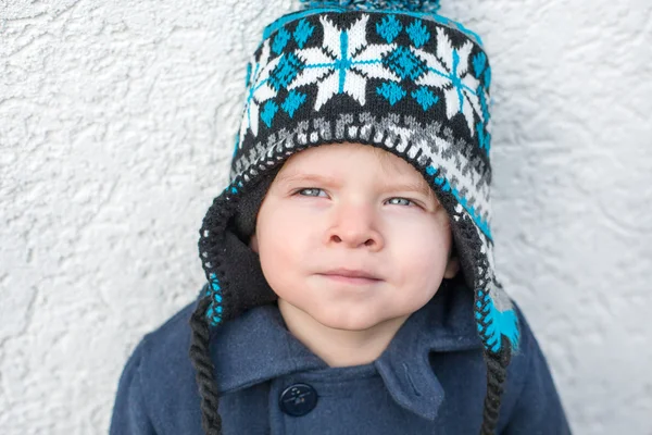 Portret chłopca dwa lata odkryty — Zdjęcie stockowe