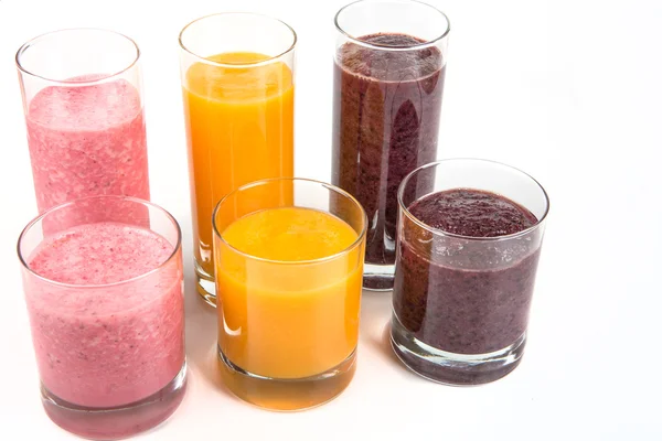 Trois fruits, baies et légumes smoothies sains — Photo