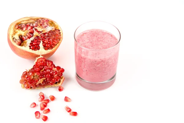 Jordgubbar och granatäpple hälsosam smoothie — Stockfoto