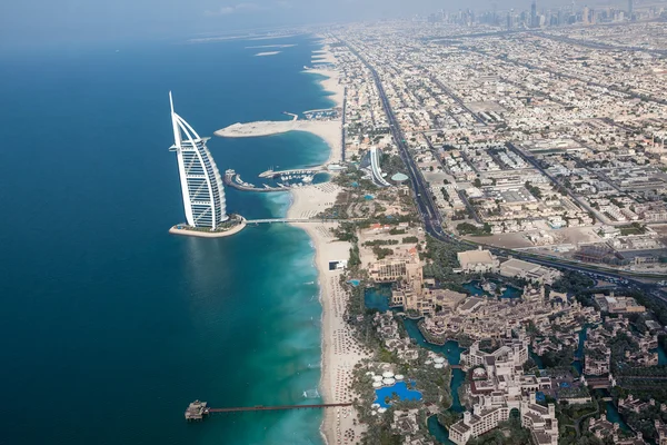 Дубай, ОАЭ. Burj Al Arab сверху — стоковое фото