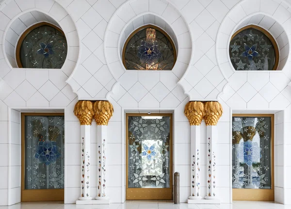 Beyaz Şeyh zayed Camisi, abu dhabi, Birleşik Arap Emirlikleri — Stok fotoğraf