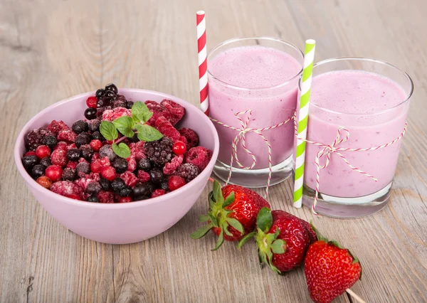 Erdbeere gesunder Smoothie — Stockfoto