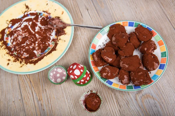 Lahodné domácí čokoládový lanýž pralinky — Stock fotografie
