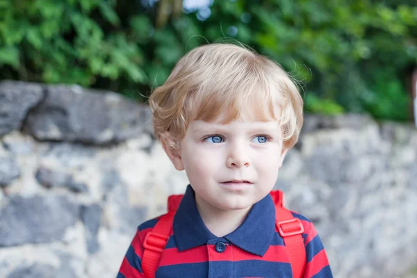 Little toddler boy on way to kindergarten — Stock Photo, Image