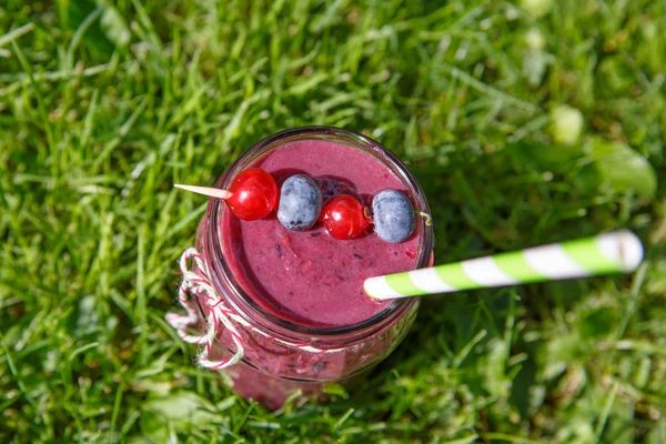 Fresh smoothie drink with different berries as healthy breakfast — Stock Photo, Image