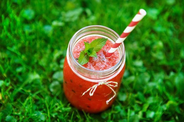 Watermeloen smoothie als gezonde zomer drank. — Stockfoto