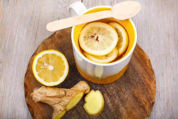 Tea with lemon and ginger as natural medicine — Stock Photo, Image