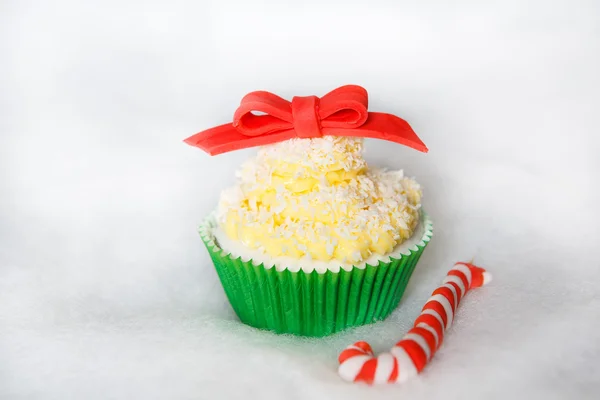 Christmas cupcake with creme cheese and fondant frosting — Stock Photo, Image