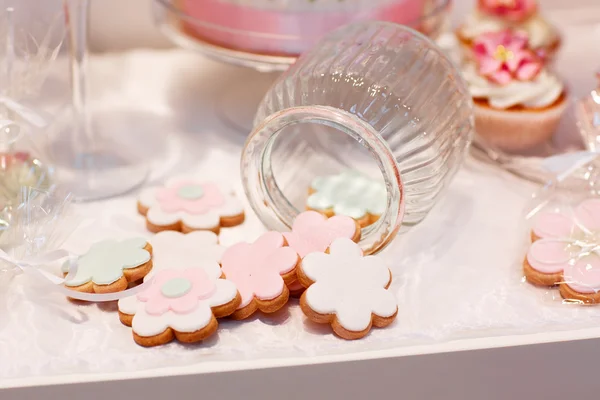 Süße Kuchen für die Hochzeit — Stockfoto
