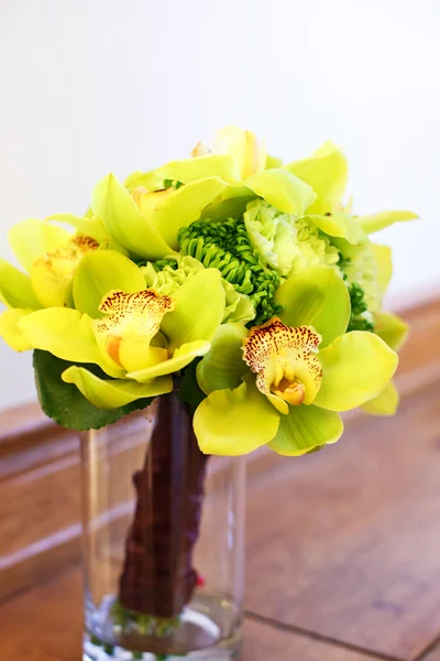 Close up of wedding bouquet with yellow orchids. — Stock Photo, Image