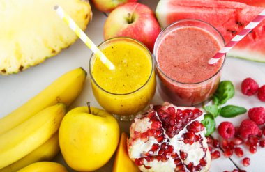 taze organik kırmızı ve sarı yüzlü ile elma, karpuz, po