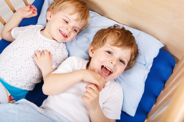 Two little toddler boys having fun and fighting — Stock Photo, Image