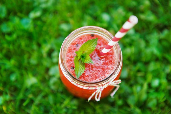 Watermeloen smoothie als gezonde zomer drank. — Stockfoto