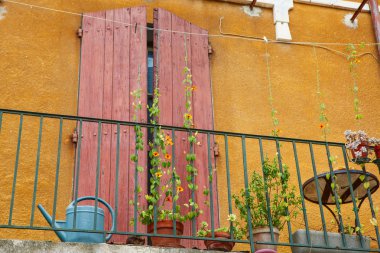 Tipik evleri, Güney Fransa'da, provenc ile Provencal sokak