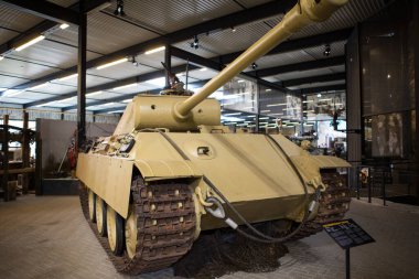 Overloon, Hollanda, 2 Nisan 2018 - Askeri araçlı Overloon Savaş Müzesi.