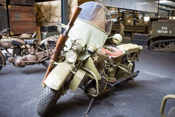 Overloon, Pays-Bas, 2 avril 2018 - Exposition du Overloon War Museum avec des véhicules militaires. — Photo