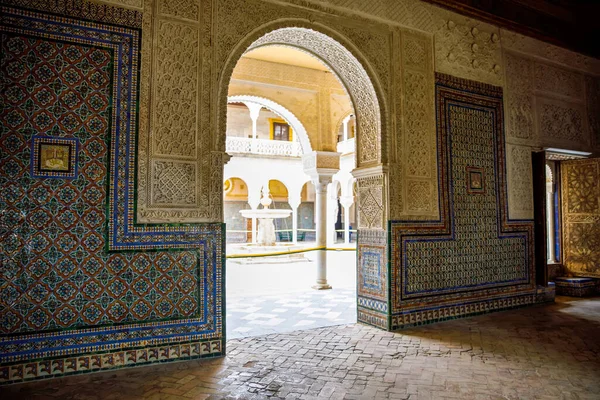 The House of Pilatos called Casa de Pilatos in Seville, Spain. Its architecture is an original mix of Italian Renaissance and Andalusian mudejar style. — ストック写真