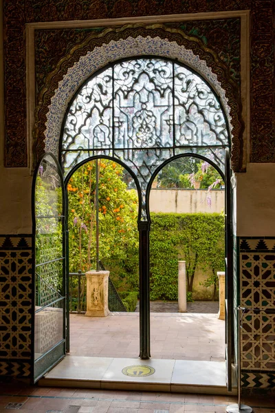 Intérieurs Palais Alcazar Séville Avec Beau Jardin Public Formel Intérieur — Photo