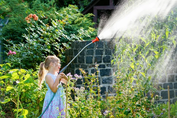 Happy Little Girl Playing Garden Hose Hot Sunny Summer Evening — 스톡 사진