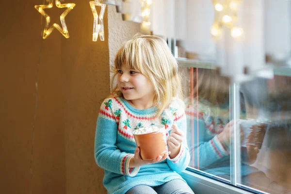 Little Preschool Girl Holding Cup Hot Chocolate Marhsmallows Happy Child — Stock Photo, Image