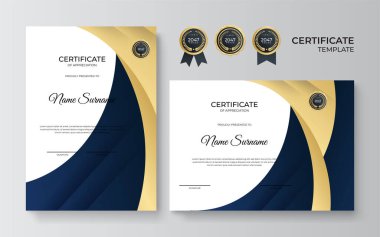 Modern mavi ve altın sertifika şablonu. Ödül, iş ve eğitim rozetleriyle diploma belgesi sınır şablonu belirlendi