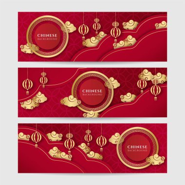 Çin porseleni, kırmızı altın arka plan. 2022 yılında Çin porseleni kaplan kırmızı ve altın çiçeği ve arka planda zanaat tarzıyla kesilmiş Asyalı elementler..