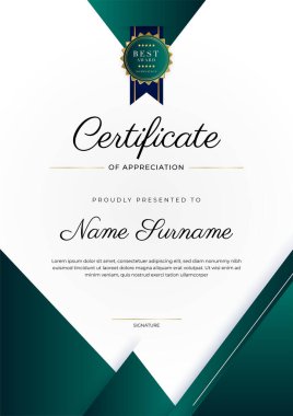 Yeşil, siyah ve altın sertifikalı, lüks rozetli ve modern çizgili sınır şablonu. Ödül, iş ve eğitim ihtiyaçları için. Vektör sertifika şablonu