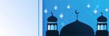 Hilal desenli ay yıldızı cami feneriyle İslami Ramazan Kareem afişi. Vektör çizimi. Ramadhan mavi renkli geniş pankart tasarım arka planı
