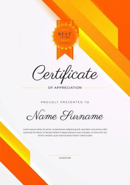 Altın rozetli ve sınırlı modern turuncu sertifikalı başarı şablonu. Diploma, ödül, iş, üniversite, okul ve şirket için tasarlandı..