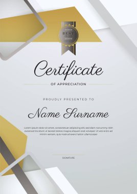 Altın rozetli ve sınırlı, modern, zarif, gümüş bej sertifikalı başarı şablonu. Diploma, ödül, iş, üniversite, okul ve şirket için tasarlandı..
