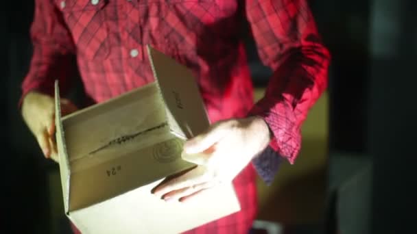 Package sending send cardboard box — Stock Video